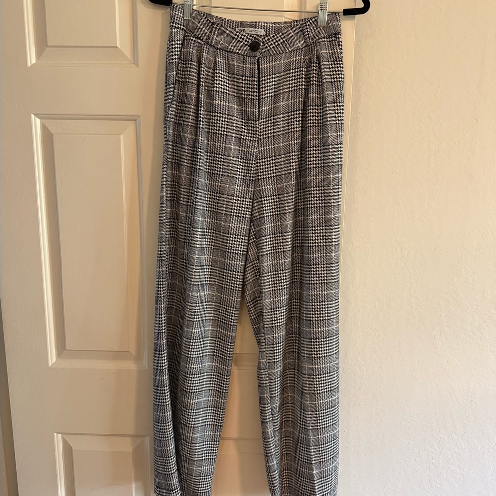 Women’s Gray Plaid Pants - Pristine Condition